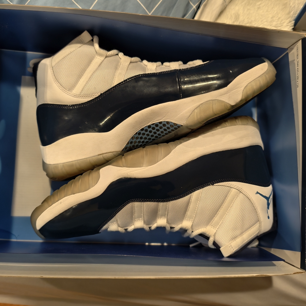 Jordan Men's White and Blue Sneakers